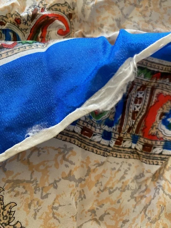 Vintage 70’ Cream Paisley Silk Scarf with Blue Border 27x27 - Picture 6 of 6